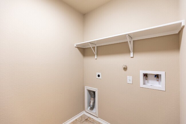 Building Photo - 1744 Emerald Edge