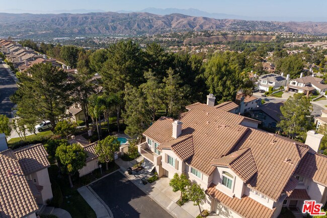 Building Photo - 1010 S Farralon Ln