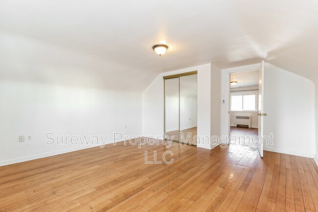 Building Photo - 1097 Richardson Ave