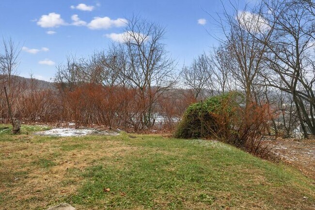 Building Photo - 1220 Erie St