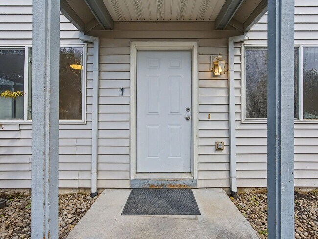 Building Photo - NAVAB02