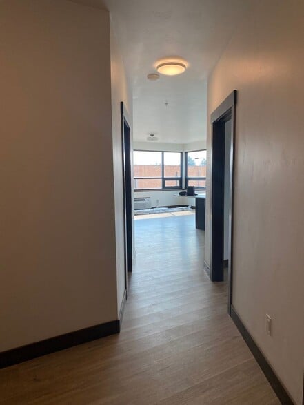 Building Photo - 510 Nucleus Ave