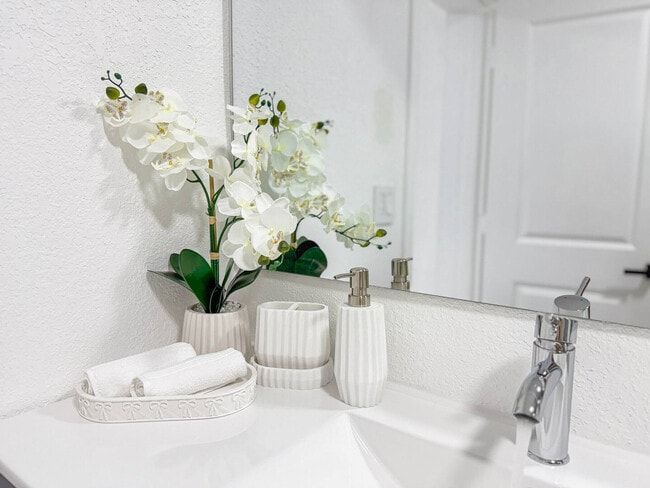 Building Photo - 7904 Juniper St