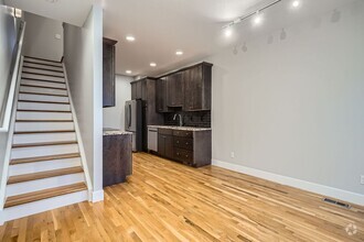 Building Photo - 3 Bedroom Townhome in RiNo w/ RoofTop!!!!!