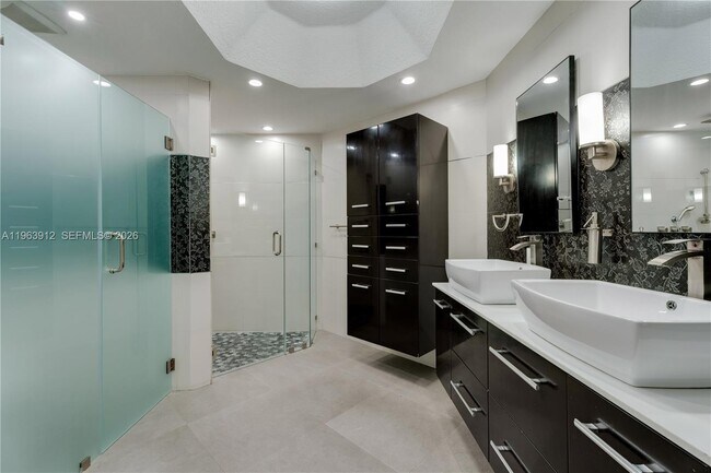 Building Photo - 7044 NW 115th Ct