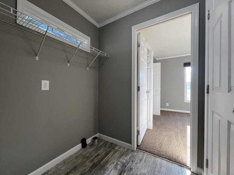 Building Photo - 126 E Sourwood Dr