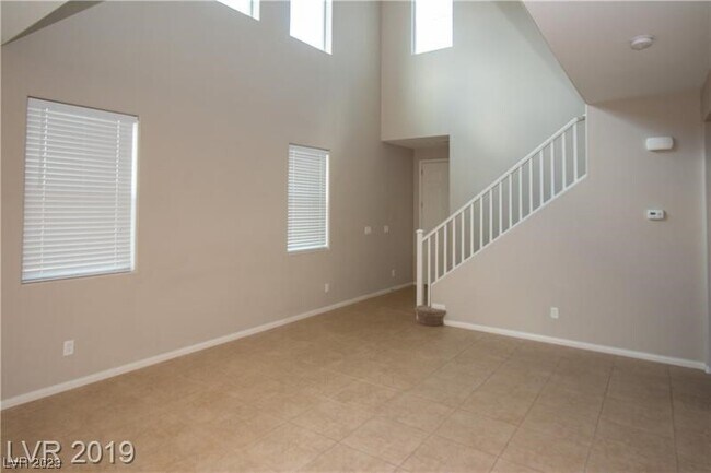 Building Photo - 6037 S Moonlight Beach