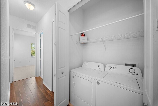 Building Photo - 970 Peggy Cir