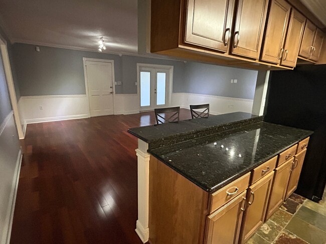 Building Photo - 4301 California Ave