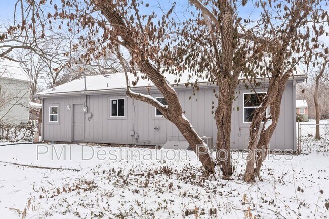 Building Photo - 1503 W 21st Terrace