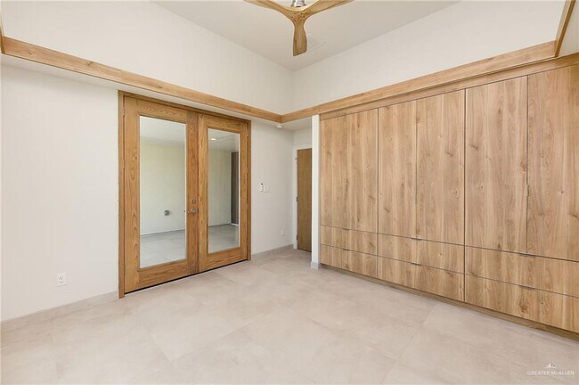 Building Photo - 24 Zenker Ave