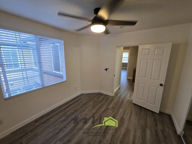 Building Photo - 6233 Avenida De Las Vistas