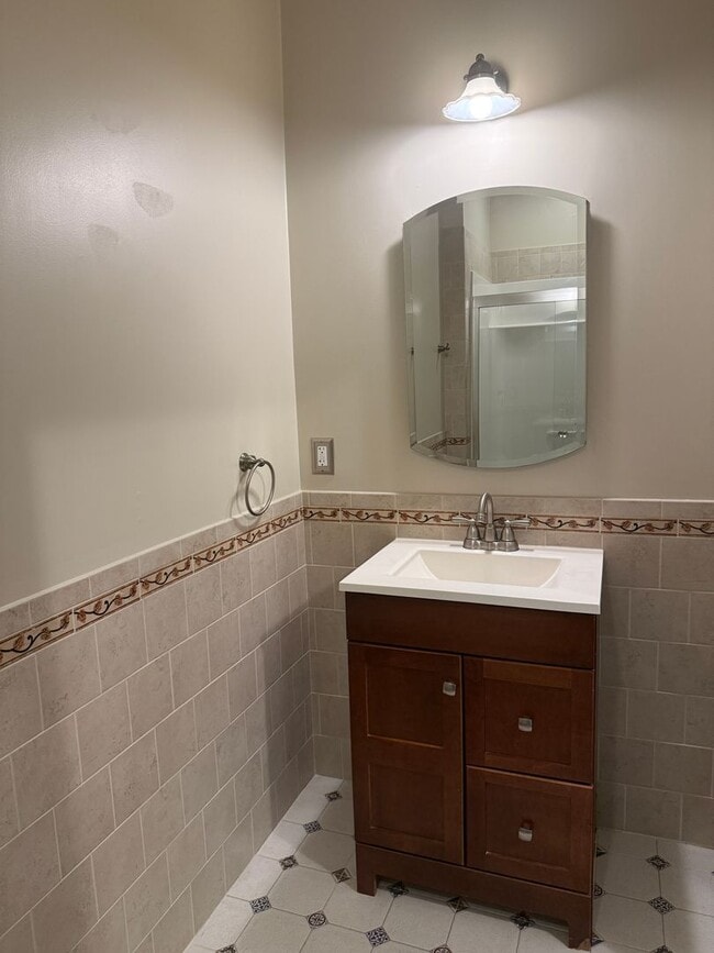 Building Photo - Charming Unit in the Heart of Downtown Frederick