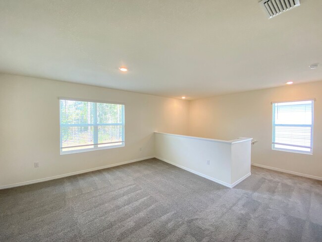 Building Photo - Desirable SE Ocala Subdivision - Lake Diamond-North - 4/3/2 *Available Soon* Won't Last!