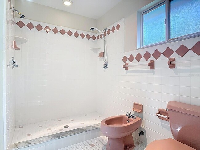 Building Photo - 289 Gull Dr S