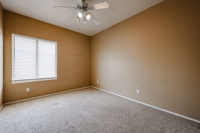 Building Photo - Charming 4BD, 2BA home in Chandler!
