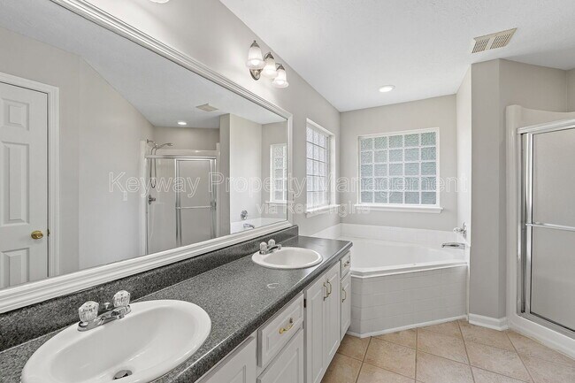 Building Photo - 845 Prairie Ln