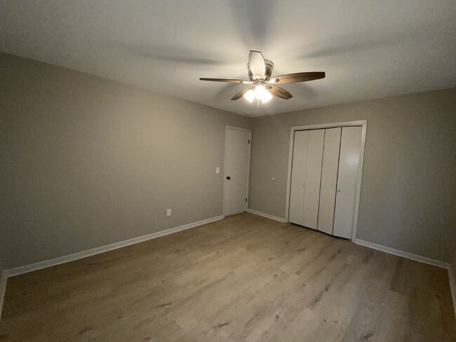Building Photo - "Charming 2-Bedroom Duplex in Simpsonville...