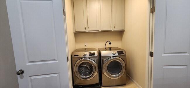 Building Photo - 1301 Canyon Creek Cir