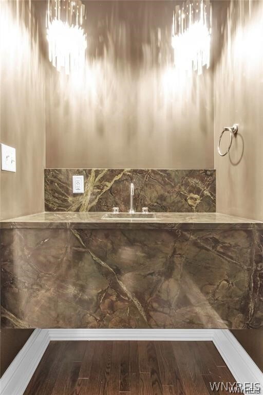 Building Photo - 674 Main St