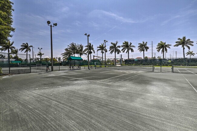 Building Photo - 6372 Palma Del Mar Blvd S