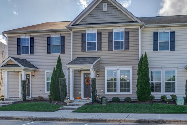 Building Photo - Townhome for rent