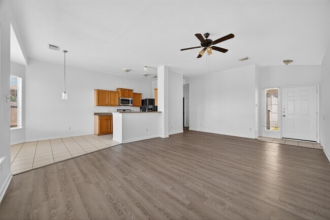 Building Photo - 21339 Bella Jess Dr