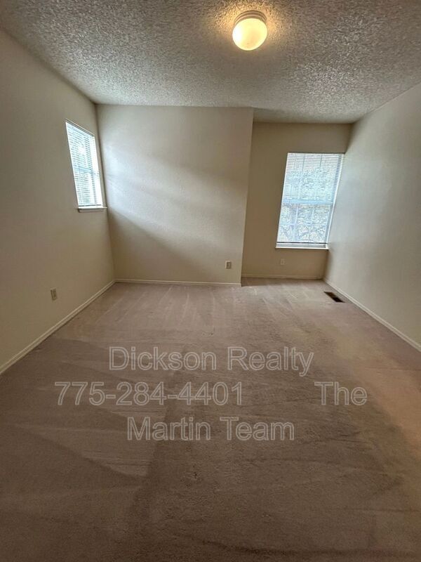 Building Photo - 956 Edgecliff Dr