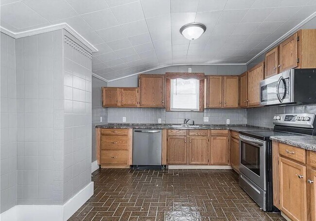 Building Photo - 1023 Thomas V Bryant Dr