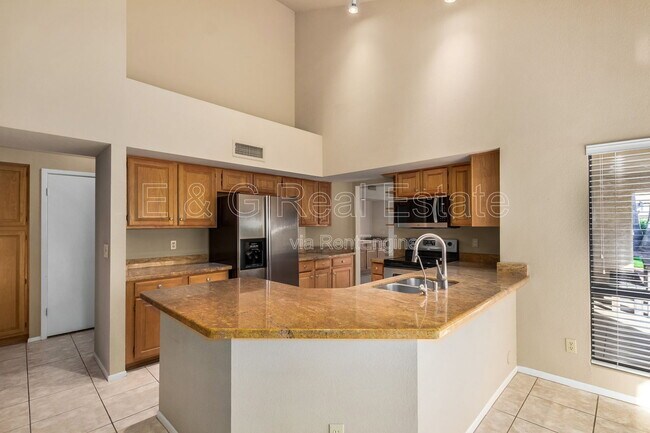 Building Photo - 10060 E San Bernardo Dr