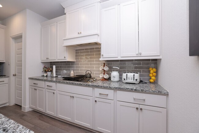 Building Photo - 317 Rise Ln