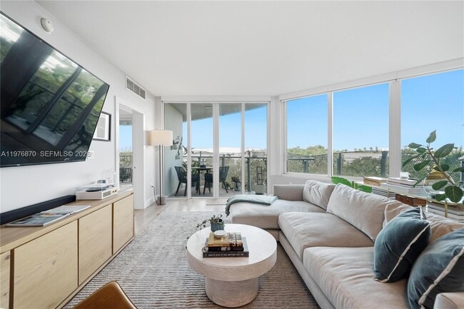 Building Photo - 2155 Washington Ct