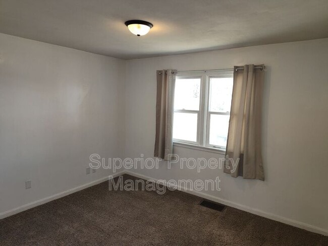 Building Photo - 2121 Park Pl