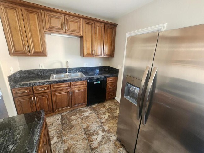 Building Photo - 3448 Cherokee Ave