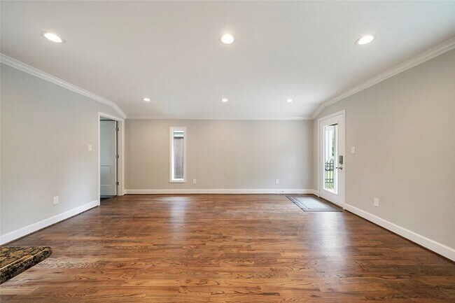 Building Photo - 1229 Timbergrove Ln