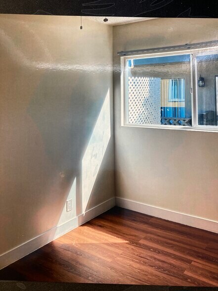 2 Bethroom - 1636 S Westgate Ave