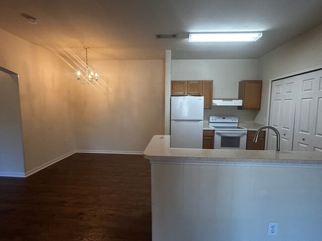 Building Photo - Longleaf Villas #1008