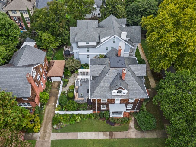 Building Photo - Timeless Ghent Home features charm and ele...