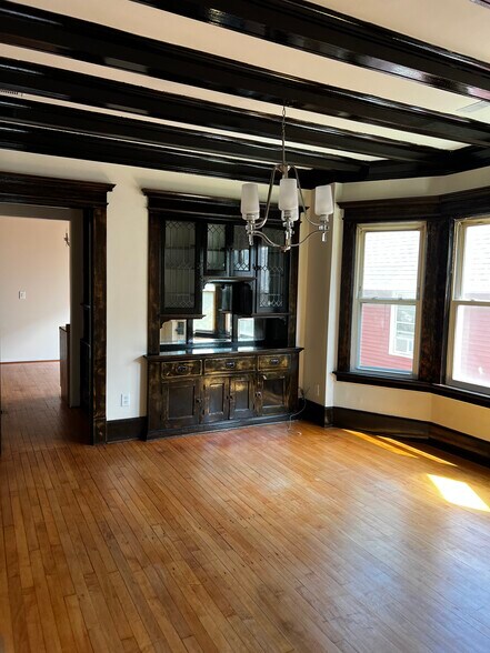 Building Photo - 522 N 33rd St