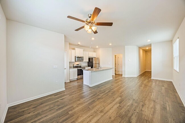 Building Photo - 5438 Thrasher Ln