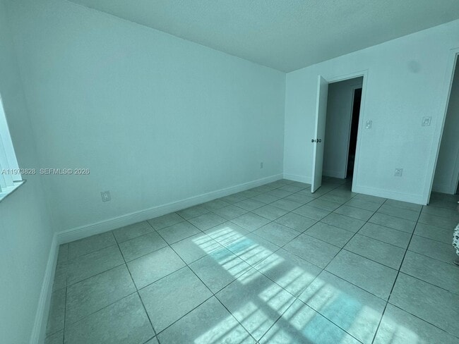 Building Photo - 1800 Sans Souci Blvd