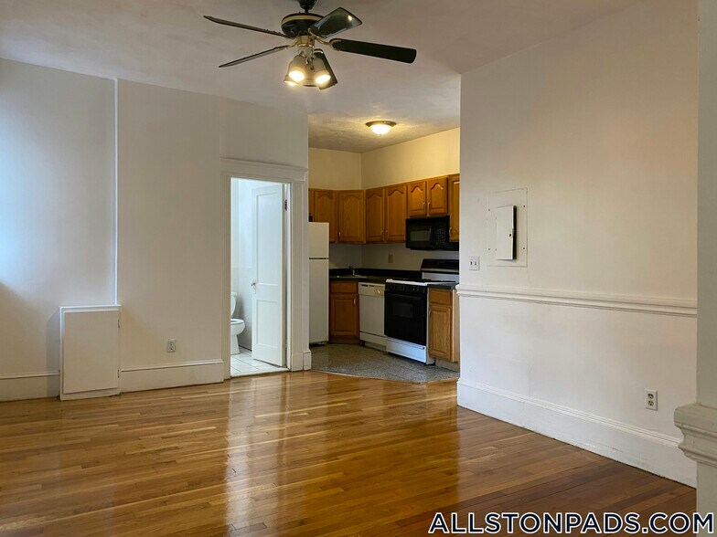 Building Photo - 1254 Commonwealth Ave