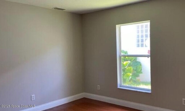 Building Photo - 1070 Hollister Dr