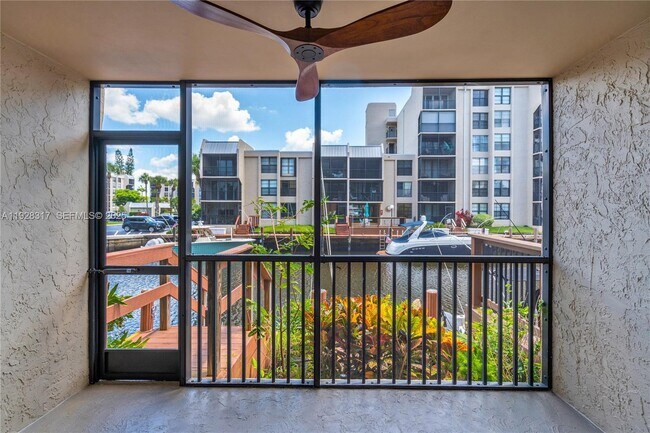 Building Photo - 12 Royal Palm Way