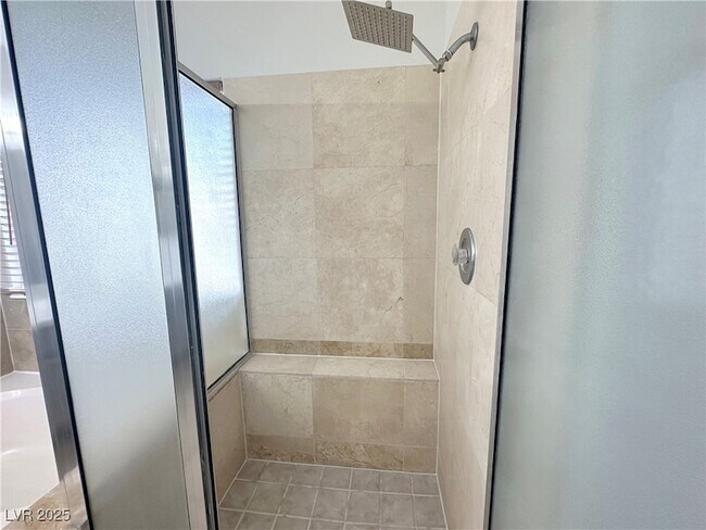Building Photo - 7604 Cruz B