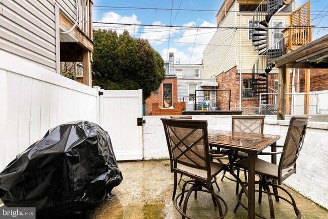 Building Photo - 1436 Reynolds St