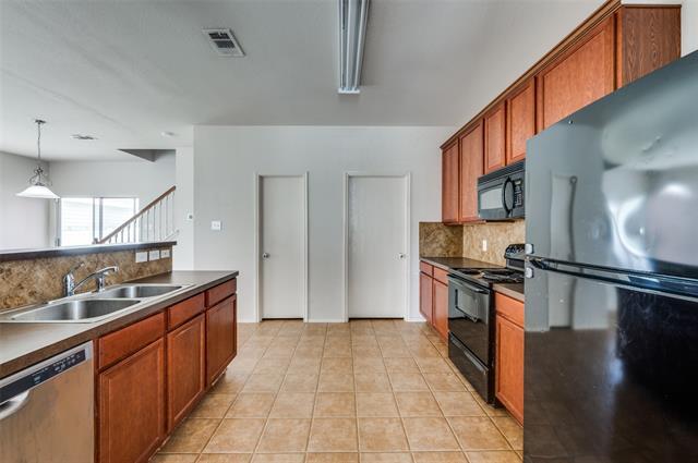 Building Photo - 9137 Waterman Dr