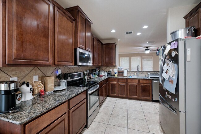 Building Photo - Modern Living Meets Community Charm in This Cibolo Gem