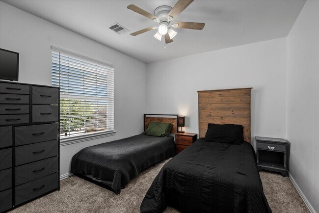 Building Photo - 32027 Steven Springs Dr