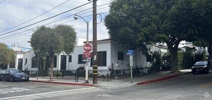 2nd Street and Ashland Avenue - 2827 2nd St